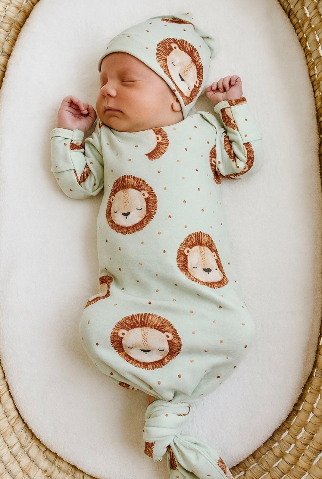 Little Lion Bamboo Knotted Gown & Hat