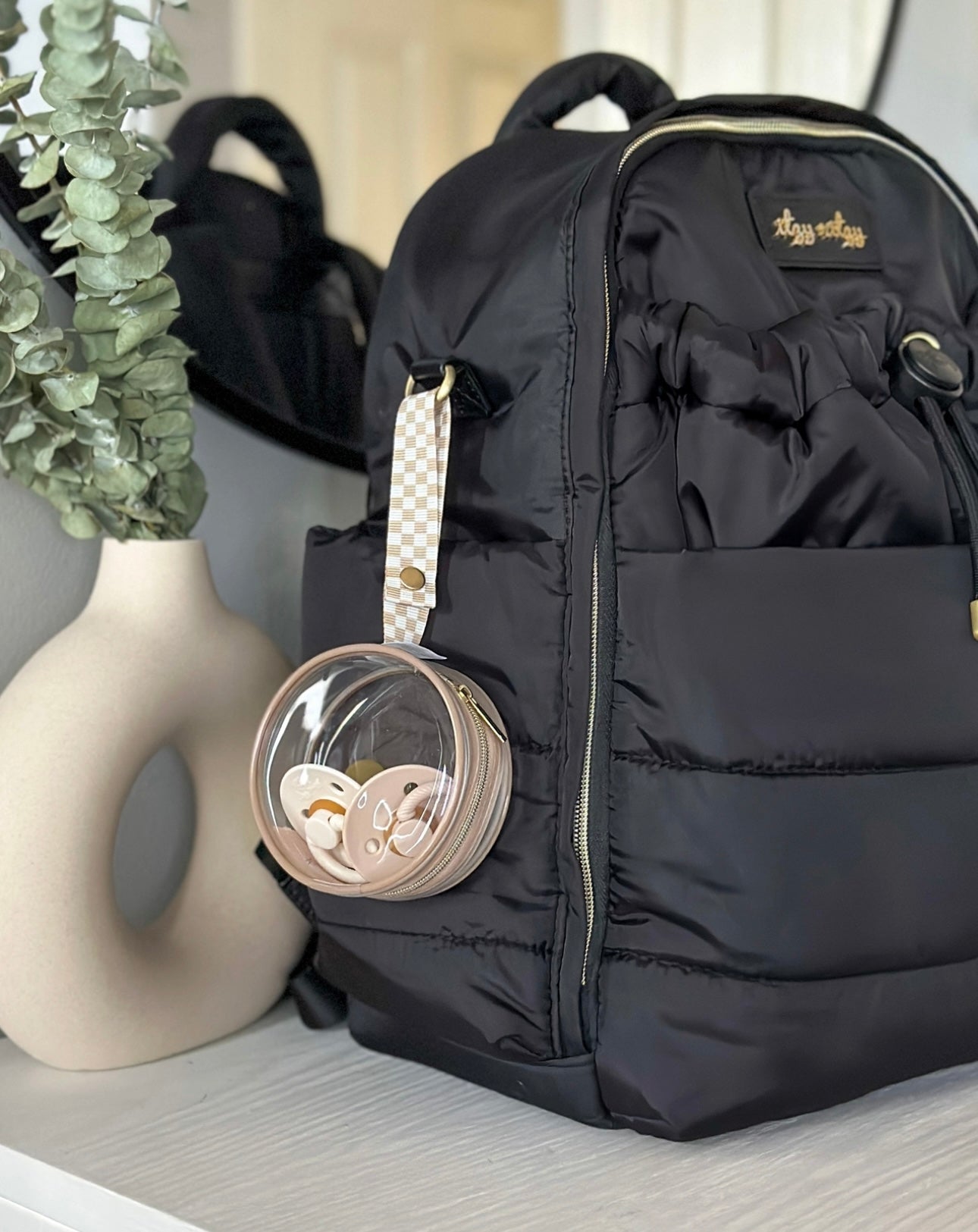 Itzy Paci Case