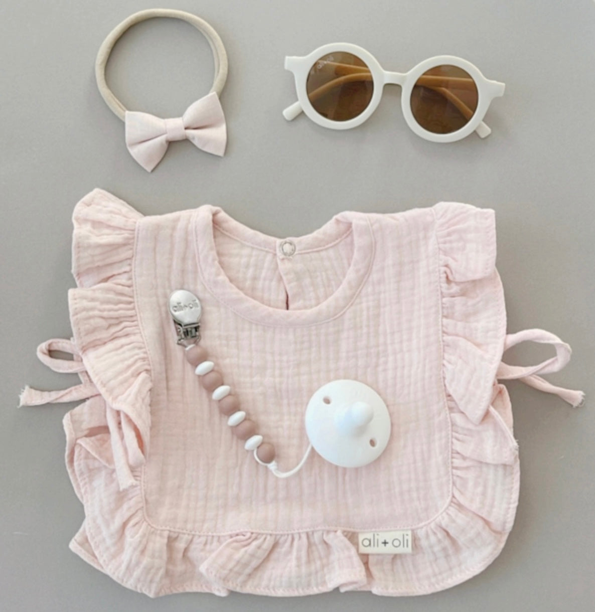 Muslin Cotton Ruffle Baby Bib | Pink